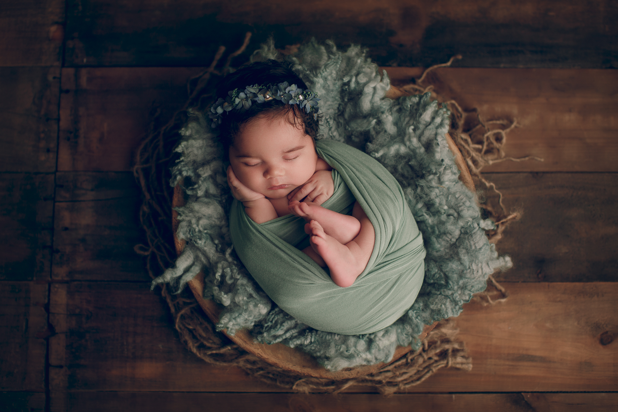 Adelaide Newborn photographer photo of a newborn baby.