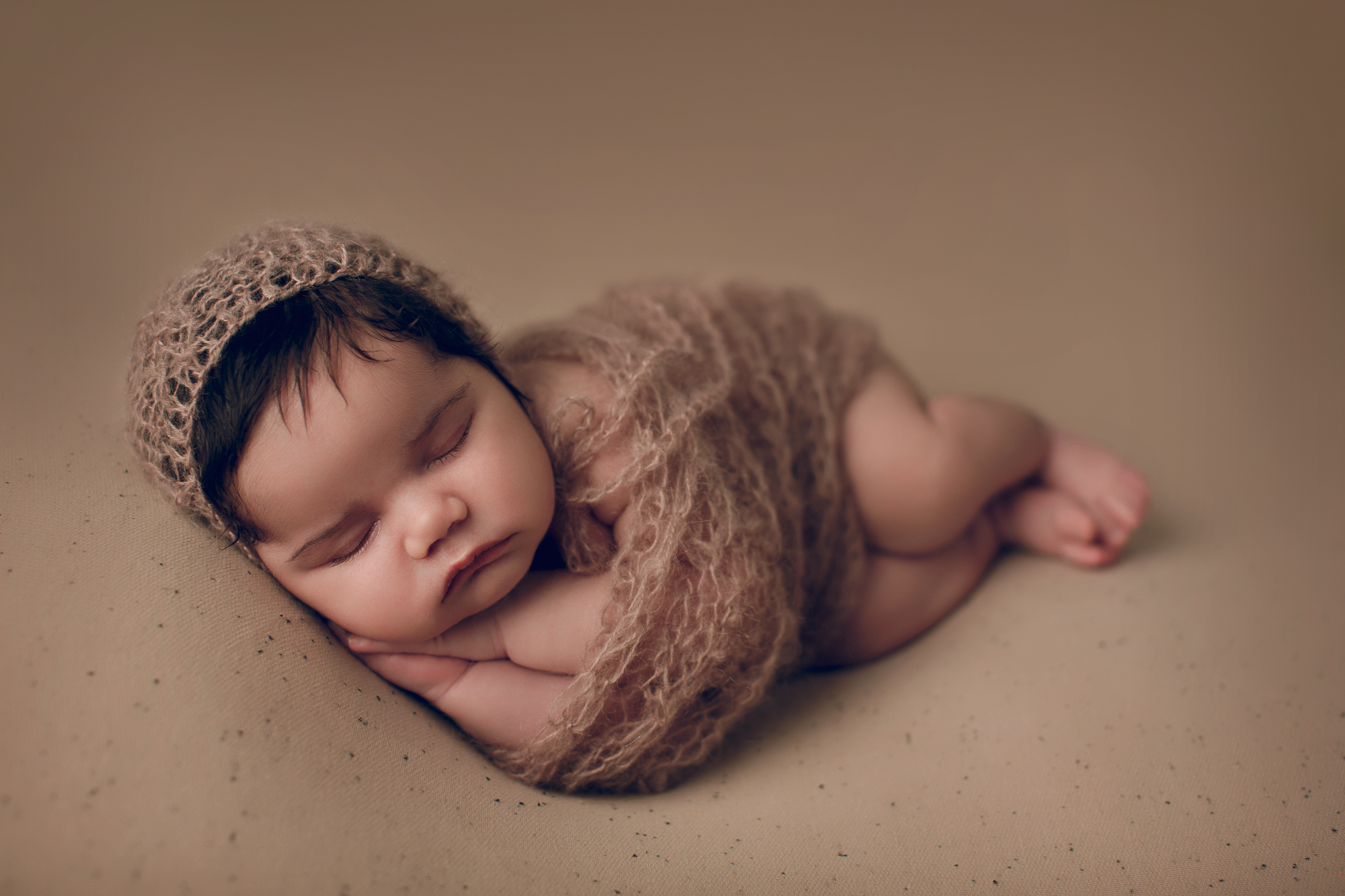 Adelaide Newborn photographer photo of a newborn baby.