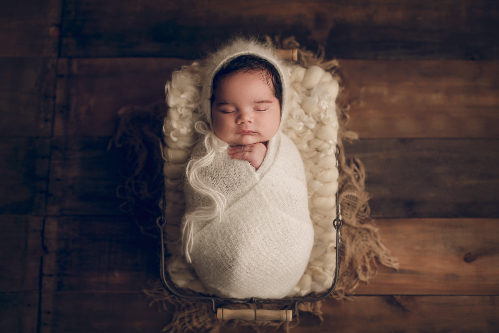 Adelaide Newborn photographer photo of a newborn baby.