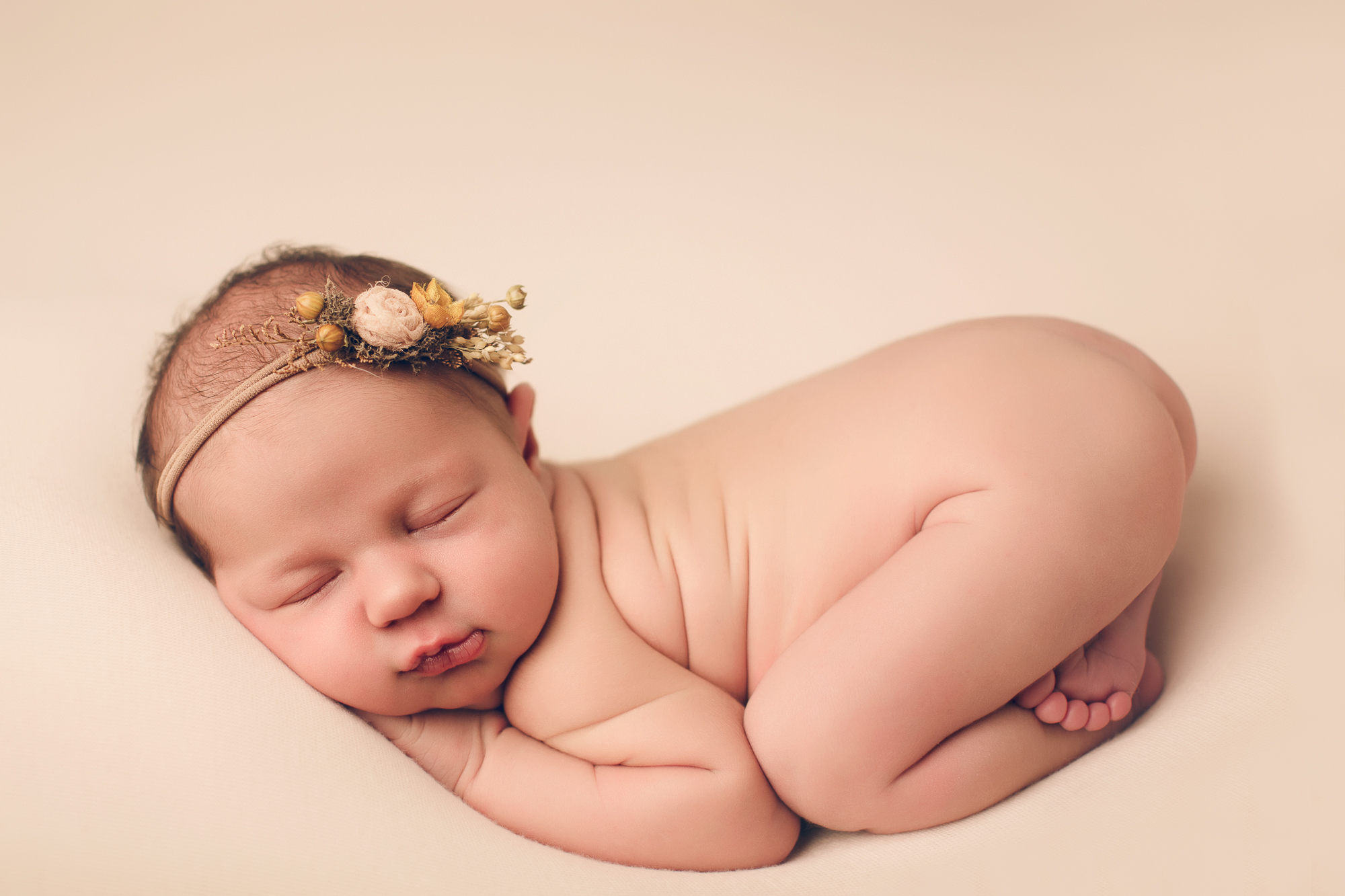 Adelaide Newborn photographer photo of a newborn baby.