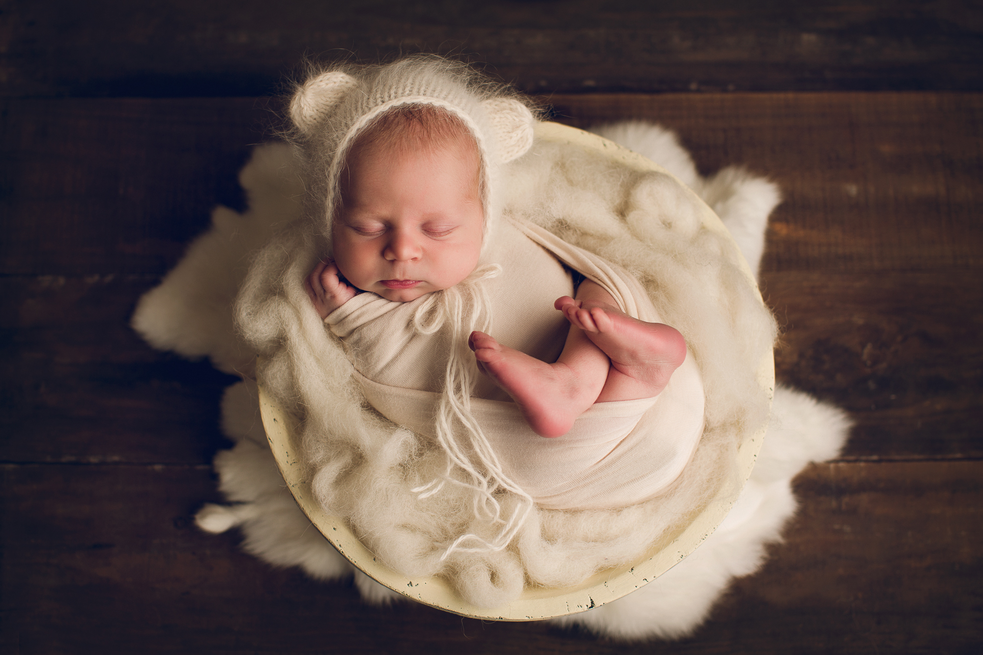 Adelaide Newborn photographer photo of a newborn baby.